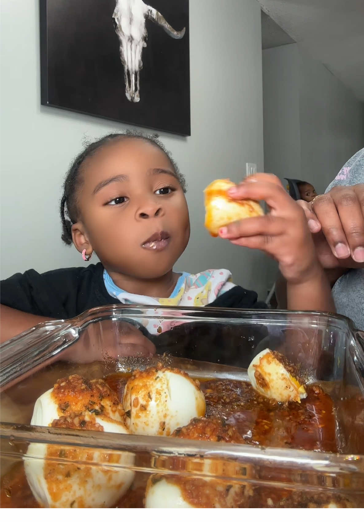 It’s delicious! But won’t be trying this again pressure will be sky high 😂. Alright about to let Ry do my hair I’ll call y’all back later 😘 #fyp #Foodie #tastetest #rylee #ryan #mom #yummy #eggboil 