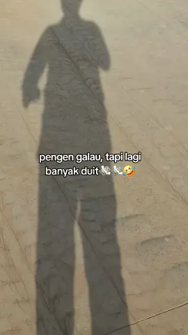 💸cepat habis biar mau galau🤣#fyppppppp#tiktok#bayangan🕺🔋😅#kulitambang👷 