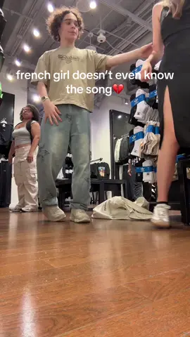 confidence kim #french #fyp #viral #nyc #dance #confidence #music 