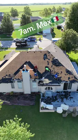 8 muchachos, 40sq 8/12 11 horas de trabajo! 💪🏽🇲🇽🌮🫔 #pvroofer #carnalito #roofing 