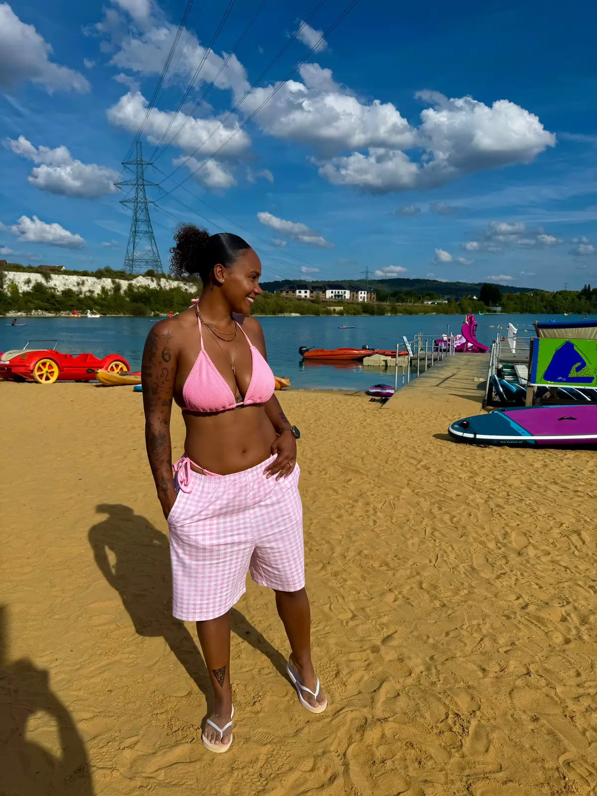 More day time date locations? Activities? Fun stuff? #lesbiansoftiktok #wlw #lgbt🌈 #dateideas #uksummer 