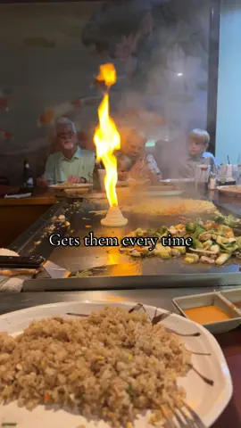 Hibachi chefs keepin us on our toes 🔥👨🏻‍🍳 #hibachi #hibachinight #hibachichef #dinnernightout #restaurant #DinnerIdeas