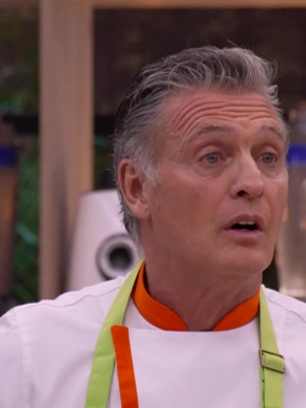 ¡PREPÁRATE! la presión está a punto de estallar 💥 ESTE MARTES se enciende el fuego en la cocina de #TopChefVIP4 🔥¿Estás listo? 👨‍🍳👩‍🍳   Nueva temporada 7PM/6C por Telemundo. @telemundo  #topchefvip4 #telemundo #telemundorealities #juansoler
