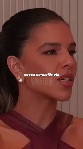 A verdade é simples e, às vezes, difícil de aceitar: A única coisa que realmente te pertence… é a tua consciência. O que você sente, escolhe, acredita. O resto — inclusive as atitudes dos outros — está fora do seu controle. 🌿 Você não pode mudar ninguém. Não pode forçar respeito, amor ou cuidado. Mas pode escolher como responde a isso. Pode decidir o que carrega e o que solta. Libertador, não é? Saber que a tua paz não precisa depender do outro. Cuide da sua consciência. O resto… entrega. 💬 Se essa reflexão tocou teu coração, comenta: “Eu escolho a minha paz.” 🤍 ⠀ #consciência #controleemocional #autoconhecimento #foryou 