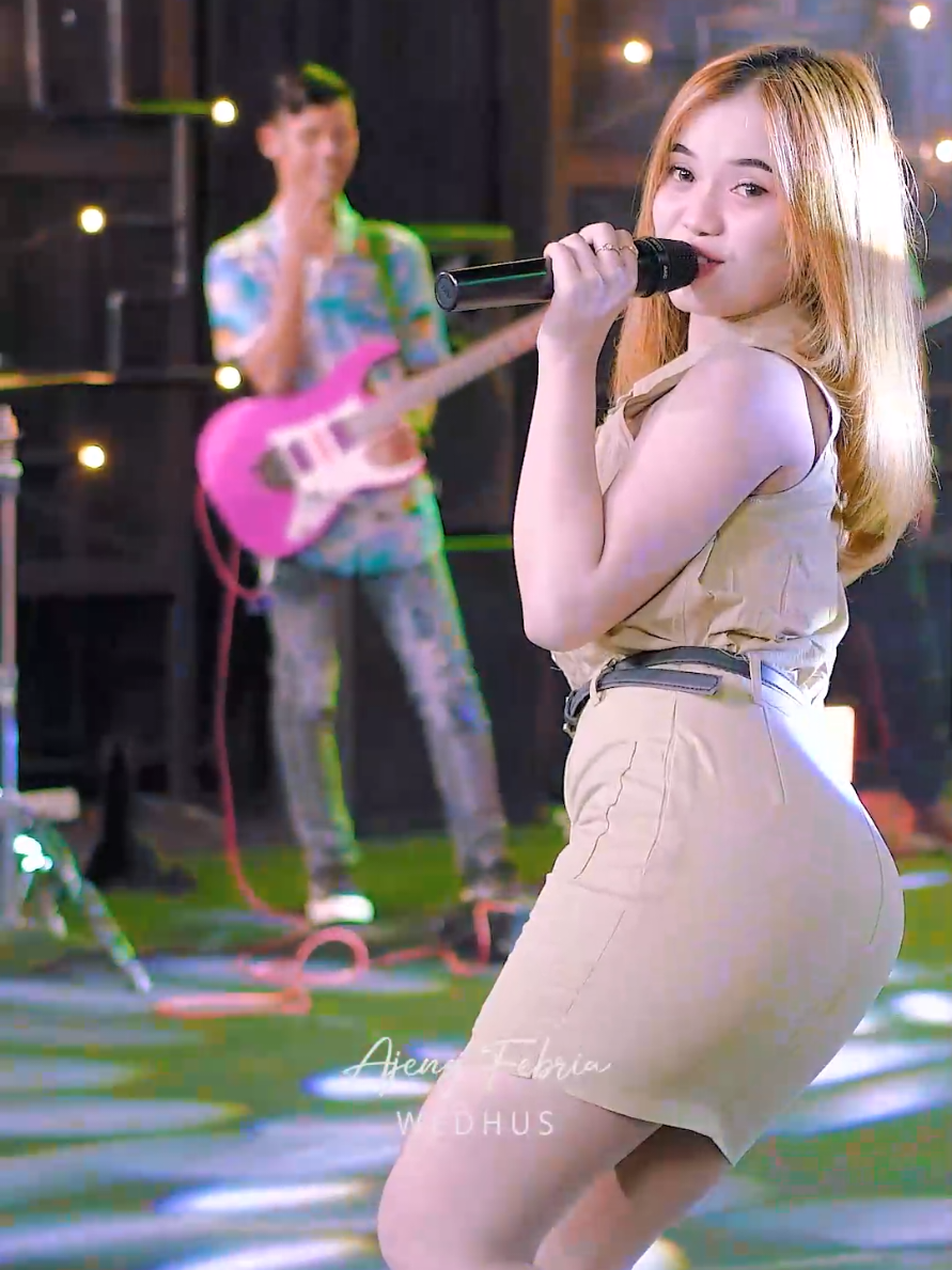 MENDING TUKU SATE OPO TUKU WEDUSE REK?? WEDUS - @ajengfebria01  #wedus #ajengfebria #timbangdibojoraonoduite #musikviral #fypシ゚viral #koplotiktok #tiktokuni #goyang #ajengfebriamicegemoy 
