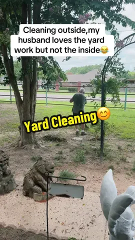 Gusto niya malinis ang harapan ng bahay para daw di nakakahiya pag may biglang dumating na bisita🤗#couplegoals #yard #cleaning #husband 