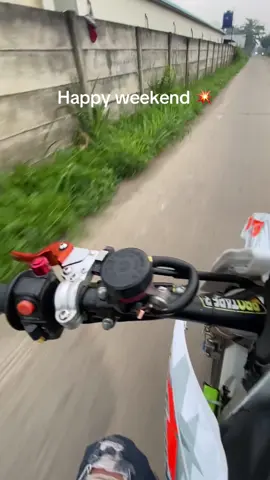 Gas spontan acerbis ada di keranjang kuning 👉🏻#supermotoindonesia #fypシ゚viral #klxsupermoto #supermototiktok #supermotoganteng #khazerindonesia #supermoto 