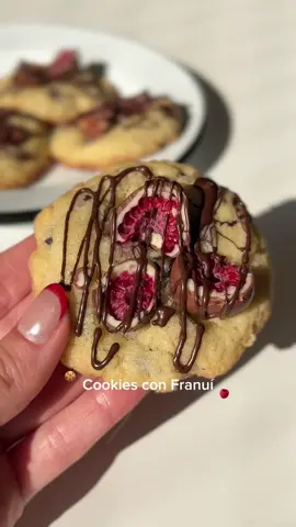 Aprobamos Franatics? 🍪 #franui #frambuesas #chocolate #franatic #franatics #franuilover #franuipink #recetas #cookies #nyccookies 