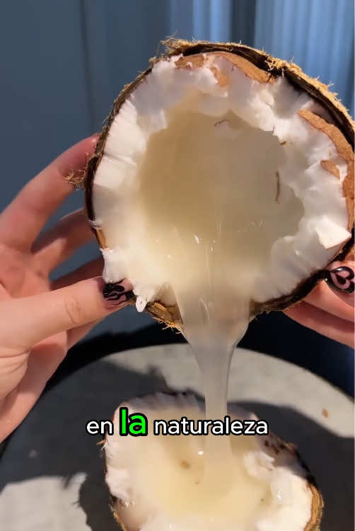 L’une des noix de cocos les plus rares sur terre : la noix de coco Macapuno. #fyp #foryou #fruit #knowledge #viralvideo 