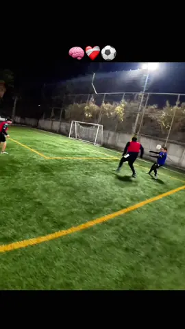 Mi terapia…  Se recupera bien y se asiste ⚽️ Seguimos entrenando full 🫰🏽 #chile #viral #parati #futbol #futbolito #2025 #fyp #humor #virals #contenido #humor #motivacion