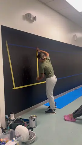 Huge shoutout to @Da Vinci Eye for creating such a useful app for us artists! Not only are they a great app, they are so helpful in responding if I have a question or need help with something. Even offering to FaceTime to help troubleshoot an issue. LOVE companies who care. 🙌🏼 Painted this 30’ block letter wall for a school today, tomorrow will be a logo 14’ up high on my scaffolding!