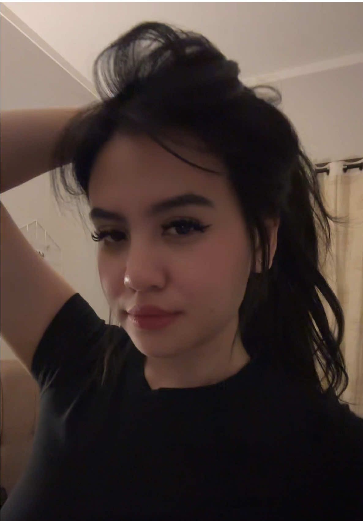 kenapa di pegangin yh kak