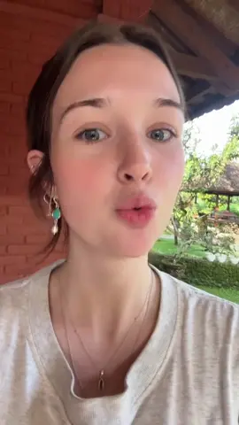 #lizzymaguire #outfitrepeater #ubud #sunsoutbunsout 