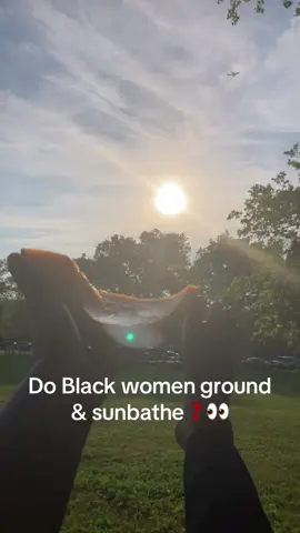 I’m in love with #grounding #sunbathe #sunset 