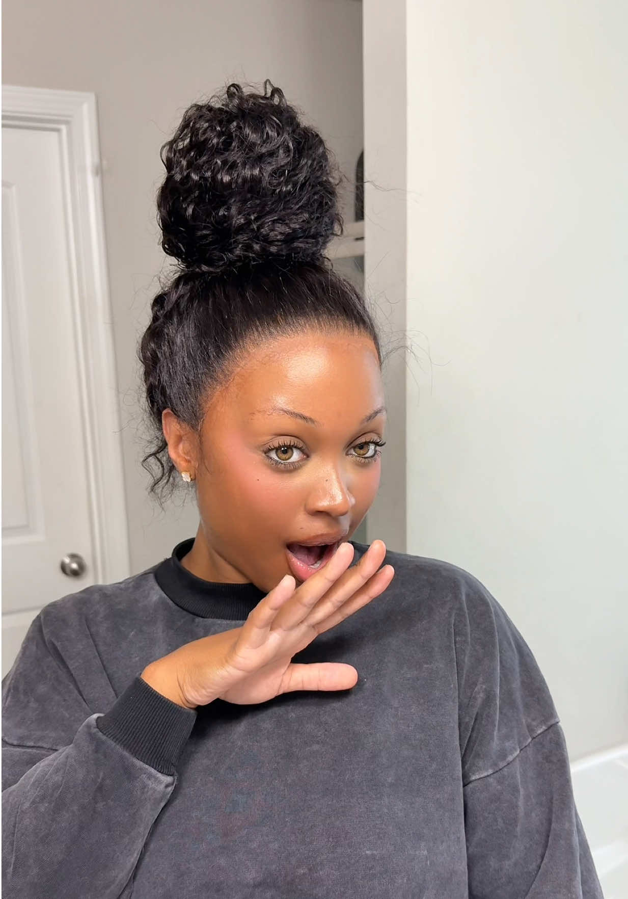 Girls, this is definitely one of the best 360 lace wigs on the market!🙌🏾 Get you ONE before it sells out.. AGAIN.🔥@Subella Hair  Hair: Subella Hair 26inch Invisible strap 360 lace water wave wig 🩷 #subellahair #hiddenstrapwig #invisistrapwig #360lacewig #fyp         