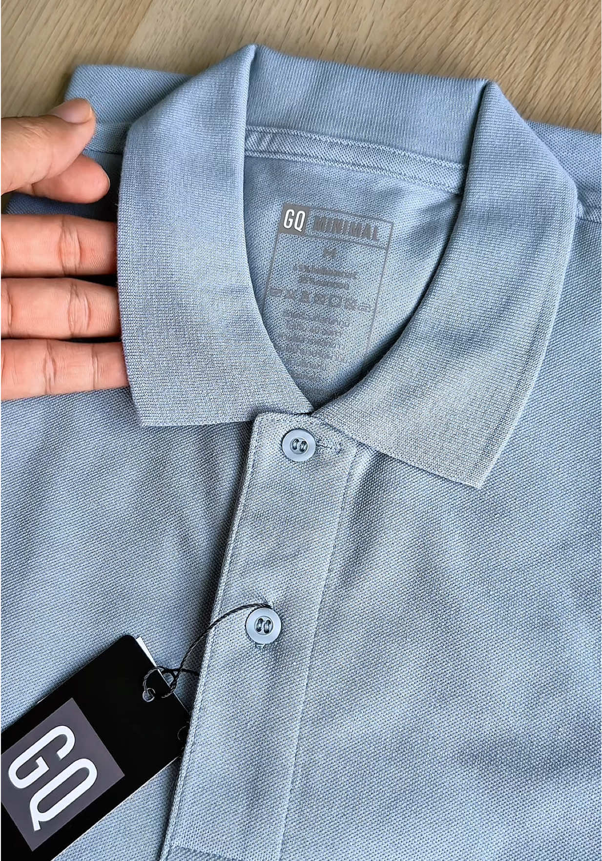 GQ Minimal Polo เสื้อโปโลผู้ชายผ้านุ่มใส่สบาย มีนวัตกรรมแผ่นยับยั้งกลิ่นเหงื่อลดกลิ่นอับได้ดี #เสื้อโปโล #เสื้อโปโลผู้ชาย #gqminimalpolo #polo #เสื้อเชิ้ต #เสื้อเชิ้ตผู้ชาย #เสื้อผ้าแฟชั่น #gq 