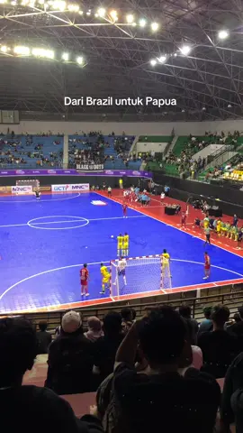 Batuuu ni anak. AJAIB  @Tocha20  #tocha #rodrigomateustocha #kiper #futsalindonesia #finalfourfutsal #pfl #blacksteelmanokwari #fypシ 