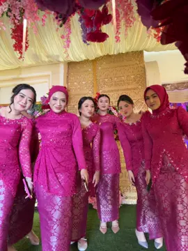 Bridesmaid on duty💃