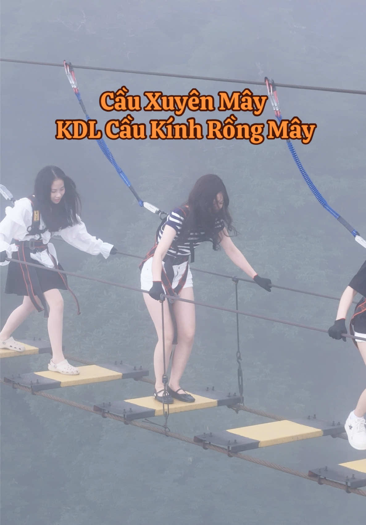 Trời mây trắnggg 😆😆😆#dragoncloudglassbridge #caukinhrongmay 