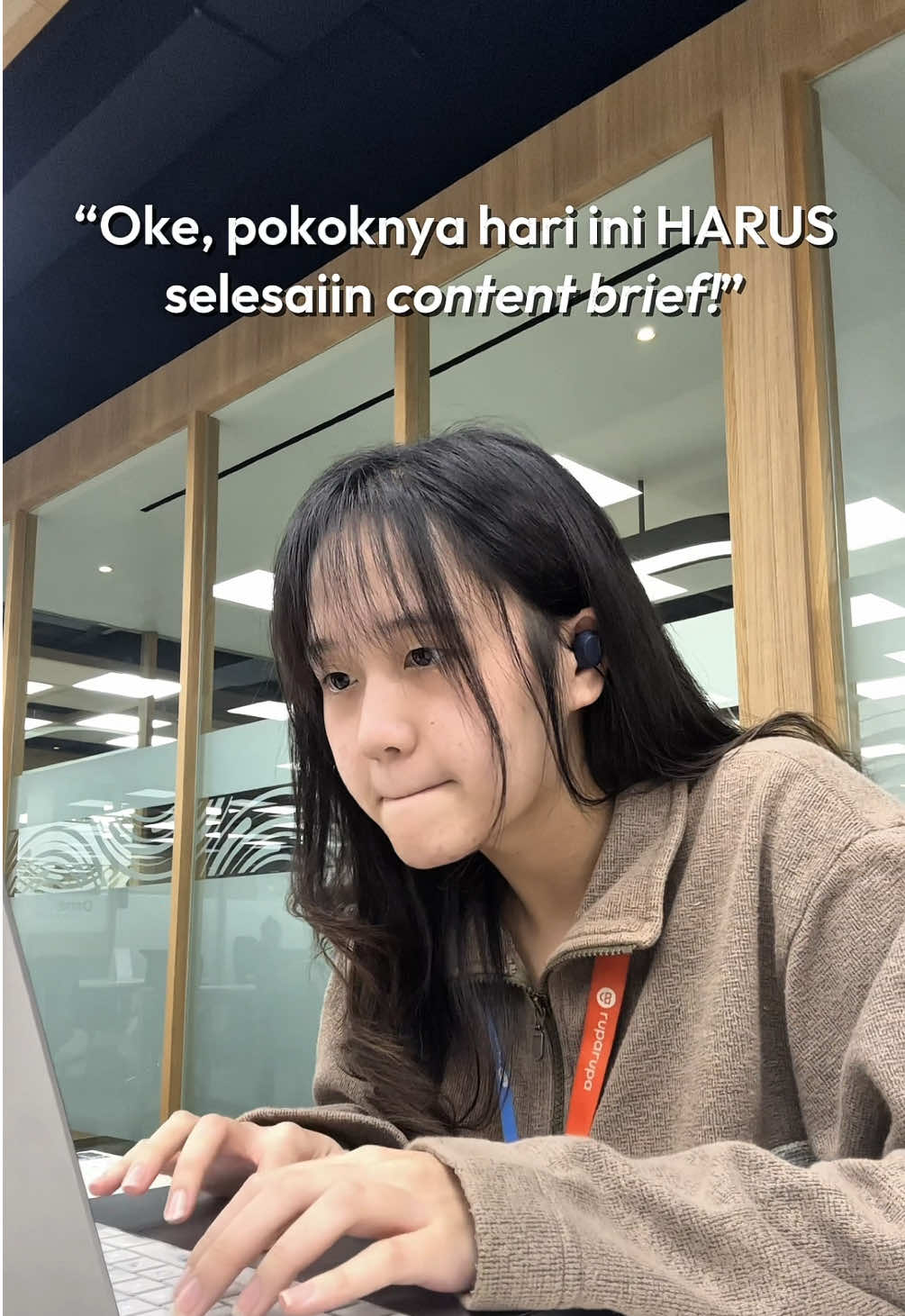 Setiap kali niat mau produktif, hidup malah kasih plot twist😩 Kalau cara manage kerjaan ala kamu kayak gimana nih? Coba share di komen! 🧡💙 #ruparupa #OmniChannel #SelaluAda #InternSosmed #AnakSosmed #KorporatLife #Trend2025