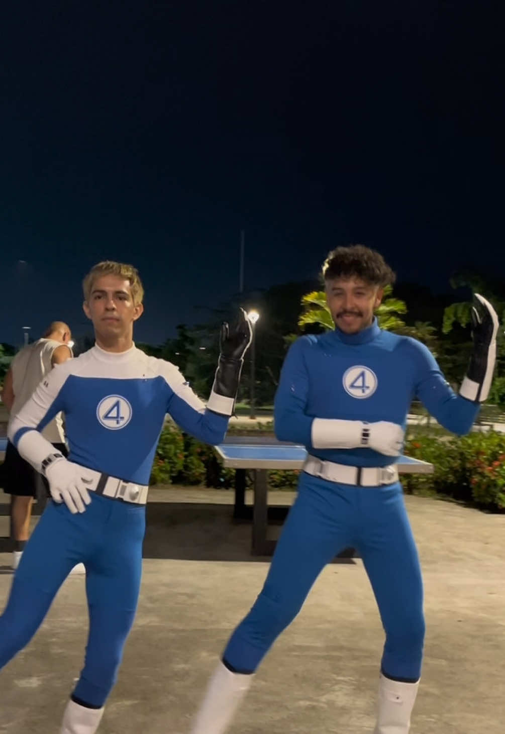 Que buenos pasos se avienta el frozono 😮‍💨  #fypシ゚ #paratii #fantasticfour #reedrichards #4fantasticos #bachata #humantorch #cosplay #spiderman #jhonnystorm #galactus #marvelstudios 