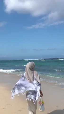 #outerpantai #rekomendasi #outfitpantai #bali #indonesia #fyptiktok #goviral #vidioaestetic #pantaivibes 
