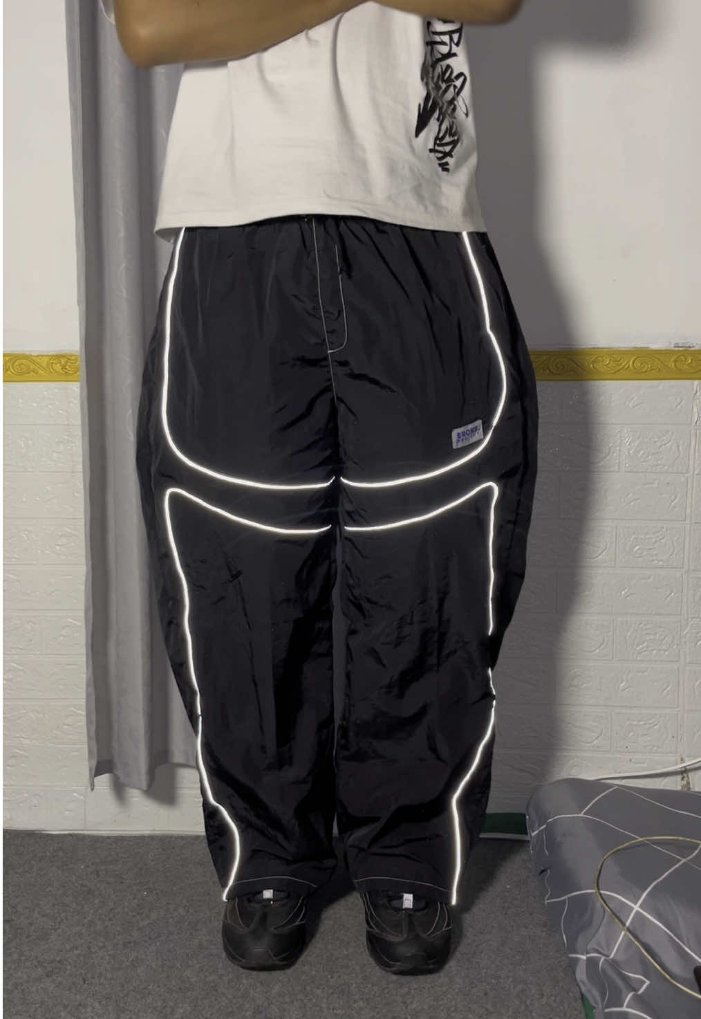 Baggy trackpants Reflektif #celanareflektive #baggypants #outfitideas #skena 