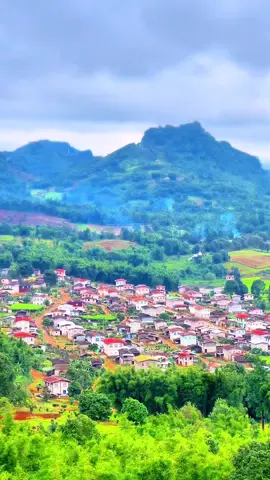 ပင်သာရွာ တောင်ပေါ်ရှူးခင်း လှနေရော🥰🥰#ရောက်စမ်းfypပေါ် #foryou #tiktok #flypシ 