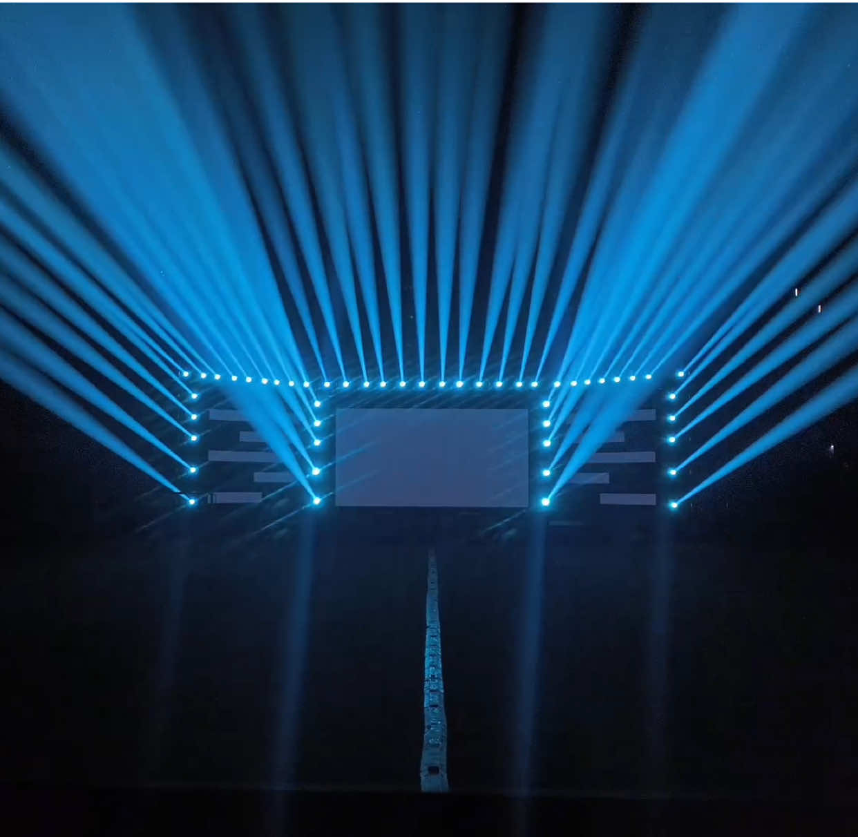 All the efforts are worth it, as long as you take time and work hard to achieve it. Come on, friends, what do you think?#creatorsearchinsights #stagelighting #lightingshow #lightingconcertshow #lightingshowopening #SuperBrightLights #lightingmeanreal 