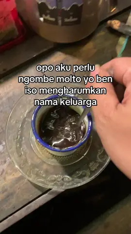 Opo perlu koyo ngono #angkringansambungroso #angkringansnesa #angkringanlamongan #fyp #foryoupage #masukberandafyp #CapCut #lamongan 