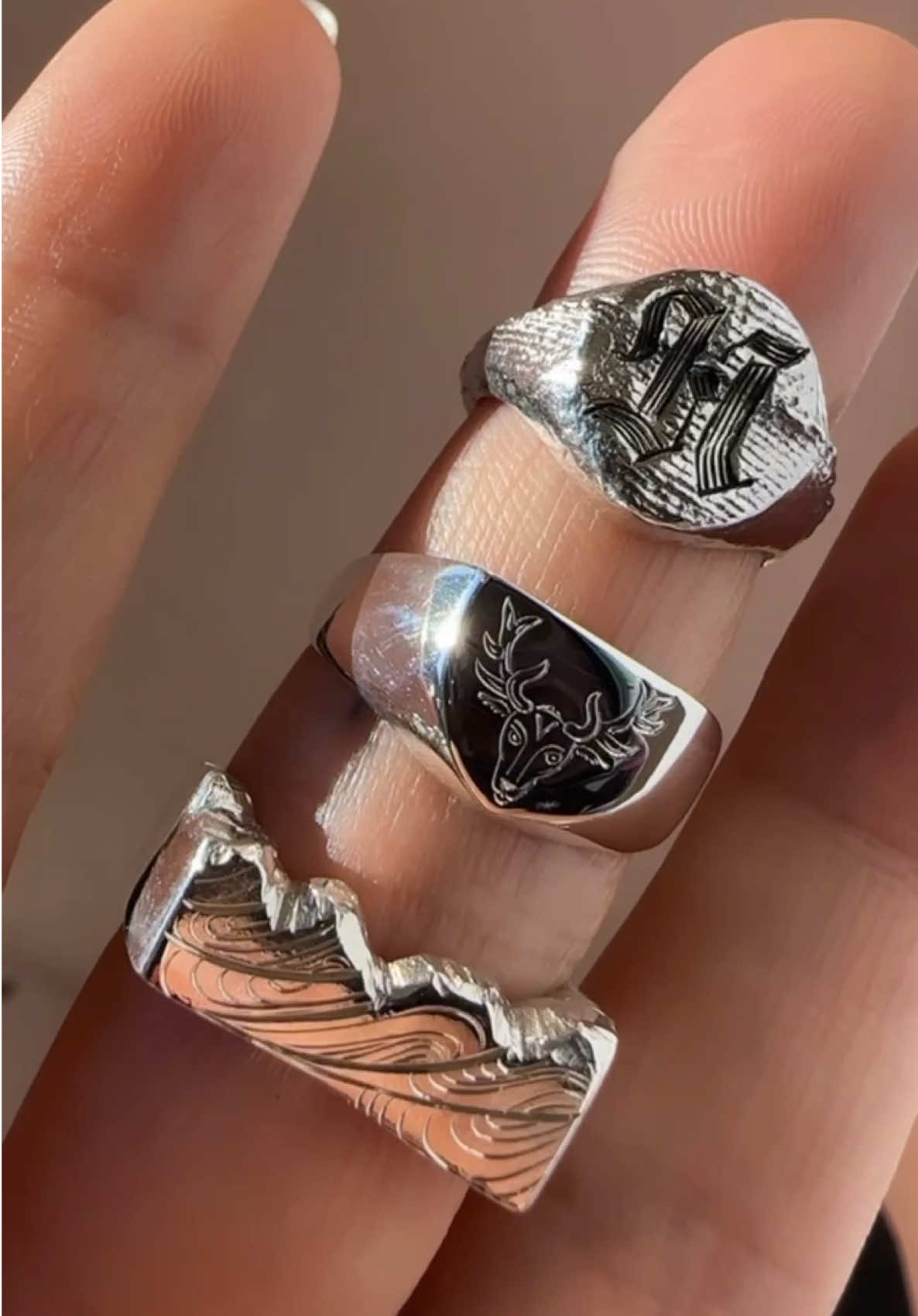 Hand-engraved rings made with love 💍✨ Keeping this rare craft alive 💎 Workshops open—book ’til October! 💫