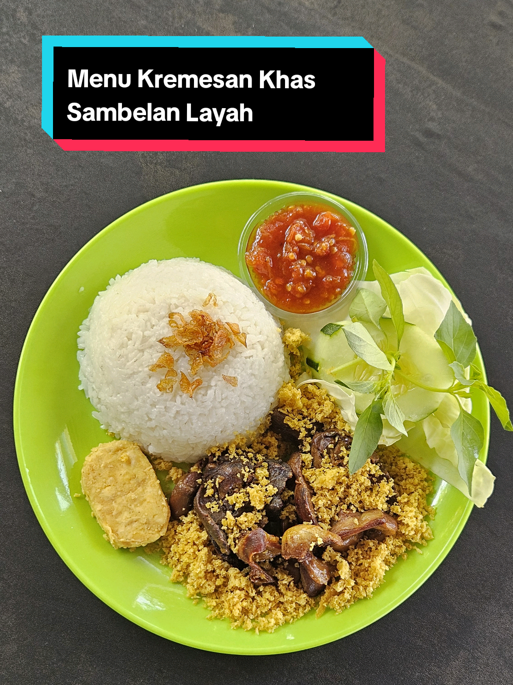 Cuma di Sambelan Layah, kremesan gak cuma ayam, tapi ada ati ampela 😍 . . . #penyetan #resepmasak #jajanantiktok #kulinermagetan #kulinerviral 
