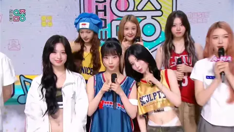 MC A-NA dengan Sedikit momen BabyHearts di Music Core 😊  #Hearts2Hearts #하츠투하츠 #H2H  #A_NA #에이나  @Hearts2Hearts 