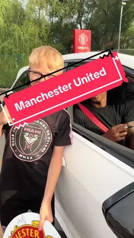 @Manchester United players we have met this week over 4 days and a lot of patience!  @Antony Santos  @marcusrashford Tom Heaton Altay Bayindir Amad Sancho  We are so lucky to live 5 mins away from Carrington and can dash there when we hear the players we want to meet are there!!  #manchesterunited #carrington #footy #oldtrafford #manu #ggmu #mufc #altay #altaybayındır #turkishseries #turkish #turkiye🇹🇷 #sancho #jadonsancho #marcus #marcusrashford #rashford #cunha #amaddiallo #amad #ivorycoast #england #brazil #brazilfootball #brazil🇧🇷 