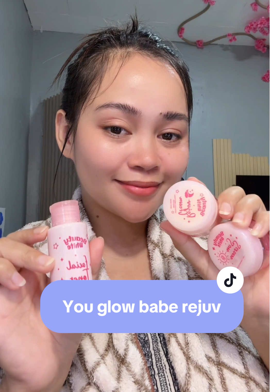 Nahiyang ang lapat talaga sa akin itong you glow babe rejuvinating set 🙈 #ygb #whiteningrejuv #youglowbaberejuvset #sulitfinds 