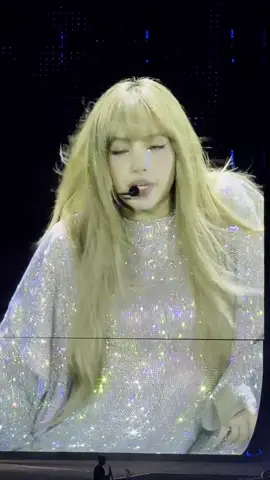 LISA thiêu rụi Chicago Deadline World Tour với màn trình diễn Thunder siêu bốc lửa & đẳng cấp 🔥⚡️#deadlineworldtour #blackpink #blink #blackpinkworldtour2025 #LISA @LISA 