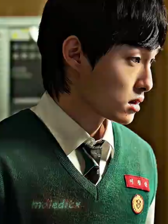 jst a reminder he's my type......#cheongsan #allofusaredead #aouad #viral #trending #foryou #xyzbca