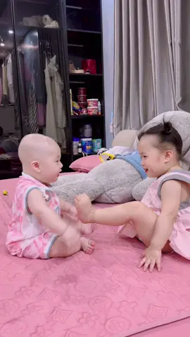 Mẹ nhờ tui chông em giúp mẹ xíu,,Và đây là cách tui chơi với em  😹 #fypシ #haichiem #chiemchungminh #viral 