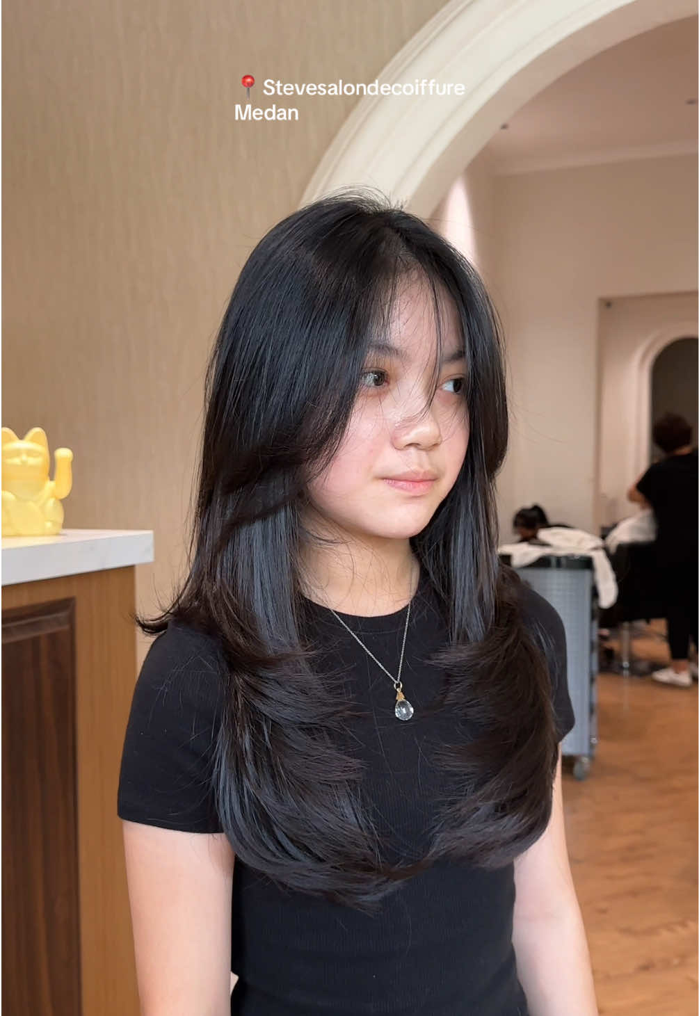 Layer-nya cakep banget, bawaannya pengen ngaca terus 😍✨ 📍stevesalondecoiffure  #stevesalondecoiffure #stevesalon #salonmedan #layeredhaircut 