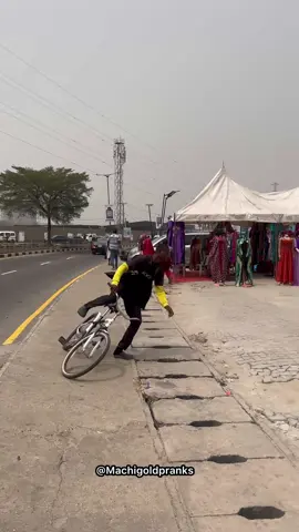 Invisible objects prank 😂🤣🤣🤣🤣🤣🤣🤣🤣🤣🤣🤣 #reels #pranks #Machigoldpranks #viral