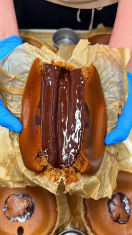 とろける生フォンダンカステラ🍫 📍福岡 / 久留米 【店名】台湾カステラ 山田スイーツ 【時間】11:00-18:30（日のみ18:00まで） 【定休】火曜、水曜 　 #福岡グルメ #japanesefood