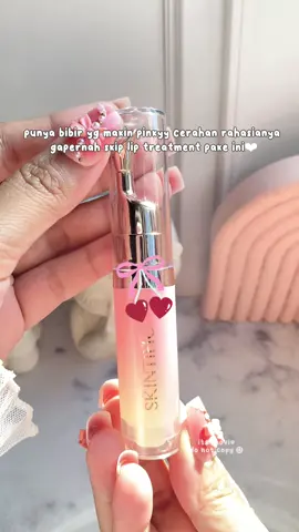 rutin pake lip serum yg ada kandungan pencerah peptide & vitamin c emang sengaruhh itu buat bikin bibir cerah, lembab & soft✨. cinta banget sama lip seeum skintific. 💗 #skintific #skintificid #lipserum #lipserumpeptide #lippeptide #lipserumskintific #lipserumviral 