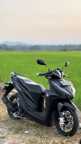 nyoreee khangg😋 #vario125 #variomodifikasi #varionistyindonesia #varioproper #vavarioan #majujayamotorwanadadi #fyp #foryoupage #fypage 