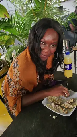 JE TENTE DE MANGER CHEZ DES INCONNUS 🤣 | #legoatdespranks #prankivoirien🤣🇨🇮 #prank #ivoire_humour🇨🇮🇨🇮 