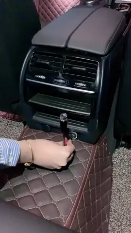 Biến chiếc xe của bạn thành một cung thiên văn riêng cho buổi hẹn hò lãng mạn. Chỉ cần cắm vào cổng USB, cả bầu trời sao sẽ ở ngay trên đầu bạn. 车载星空灯 #henho #langman #oto #bautroisao #phukienoto #xuhuong (7)