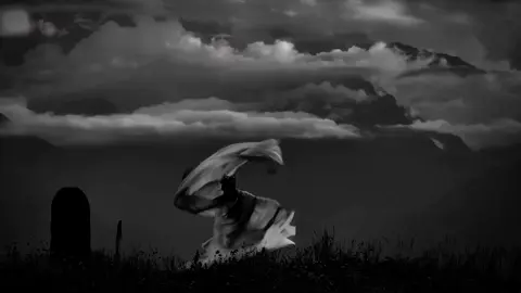 nhân sinh một kiếp quá khổ đau..hoa rơi cửa phật vạn vật tùy duyên .....#nhactamtrangbuon💔🥀 #fbtxuhuong #ascend_enter 