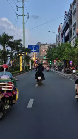 ...bạn có từng ghé tới phố ẩm thực Phan Xích Long... #saigon #tphcm #phoamthucphanxichlong  #phanxichlong #phunhuan 