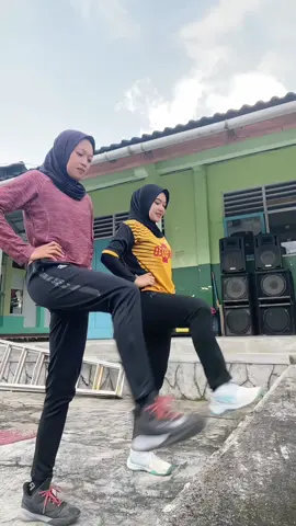 Guru pjok meh ikutan trand juga wkwk #fyp #trand #guru #buguru #gurusd #ibuguru #gurutiktok #gurupjok #gurumuda #gurugenz 