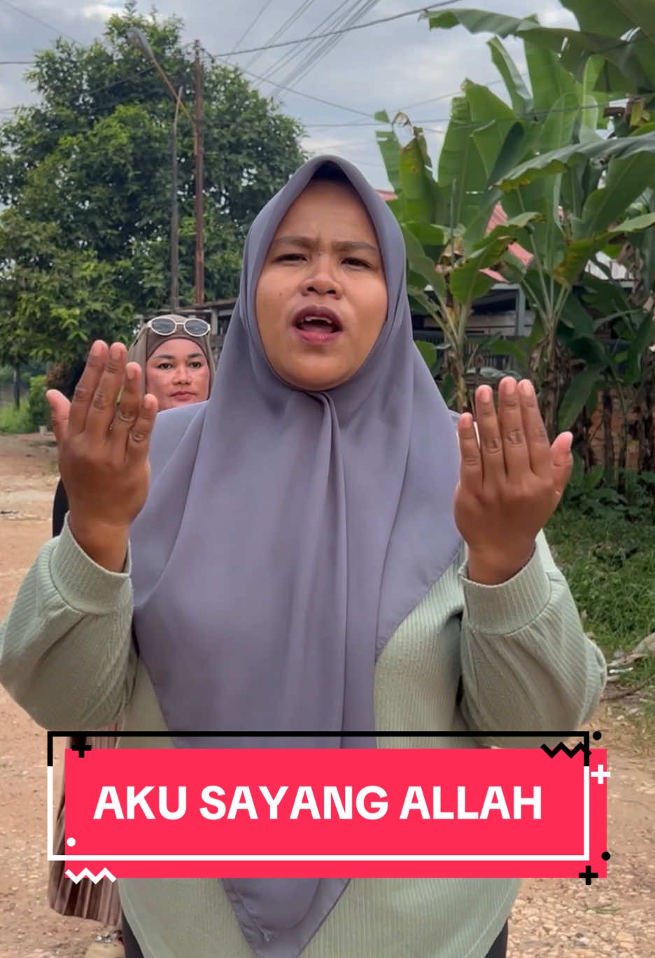 🤍🩷 #shorts #foryou #beranda #anakanak #anakanak #mamakkampungofficial #trending #laguanak #lucu #cover #tiktokfyp #fyp #rasterkuatdibumi #mamakgaul #funny 