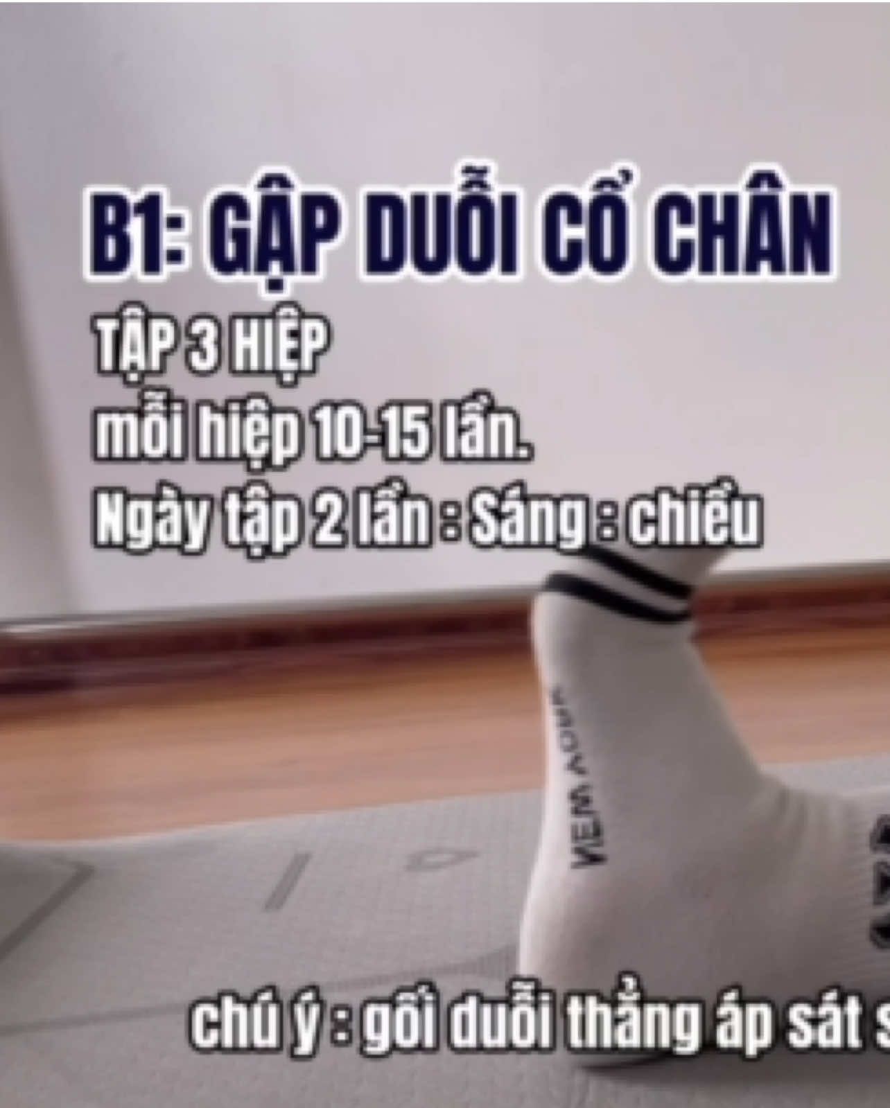 2 BÀI TẬP CƠ BẢN SAU MỔ ĐỨT DÂY CHẰNG CHÉO TRƯỚC 🧠 Mỗi người sau mổ sẽ có cơ địa và tình trạng phục hồi khác nhau. 👉 Dưới đây là 2 động tác đơn giản, mang tính chất tham khảo. Tùy từng trường hợp, sẽ cần thêm nhiều bài tập khác phù hợp hơn. 💬 Nếu bạn muốn nhận trọn bộ bài tập cá nhân hóa theo từng giai đoạn, để lại bình luận dưới video, Hiền sẽ hỗ trợ nhé!  #vâtlytrilieu #phụchoichucnang #đứt_dây_chằng #dứtdaychangcheotruoc #gayxuong #erinahien #teocơ 